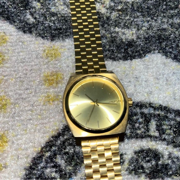 Nixon Time Teller Watch - Picture 7 of 8